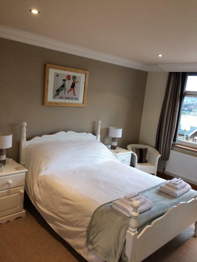 Mooredge B&B Уитби Екстериор снимка